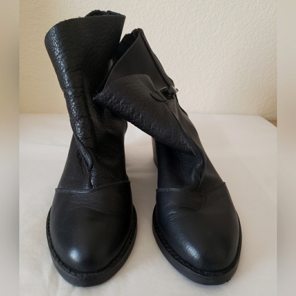Intentionally Blank black leather boots 9